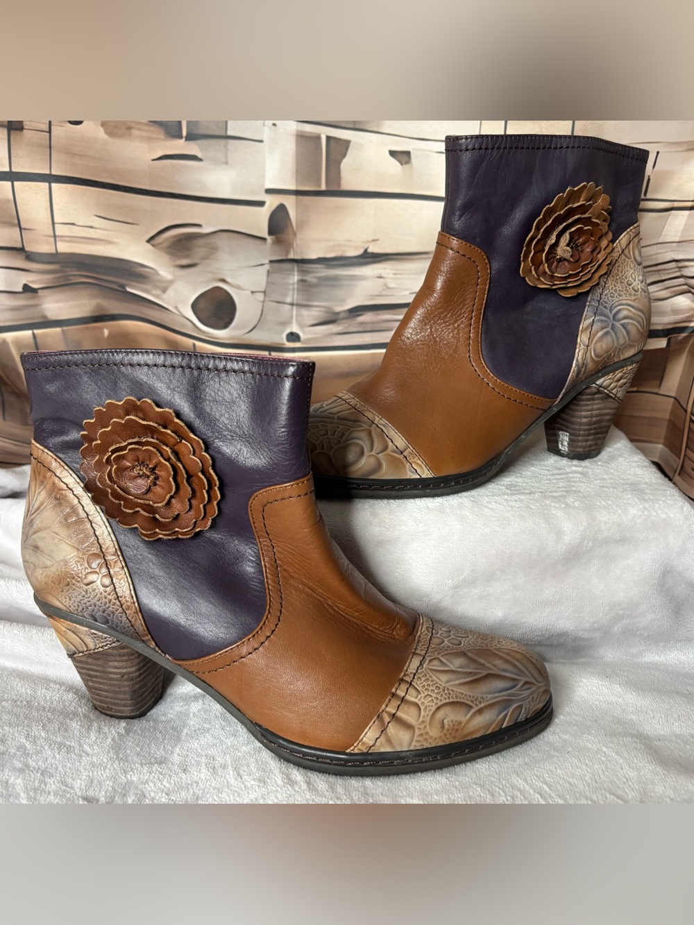 L'Artiste Spring Step Neske Brown Purple Embossed Leather Flower Boots Size 8.5